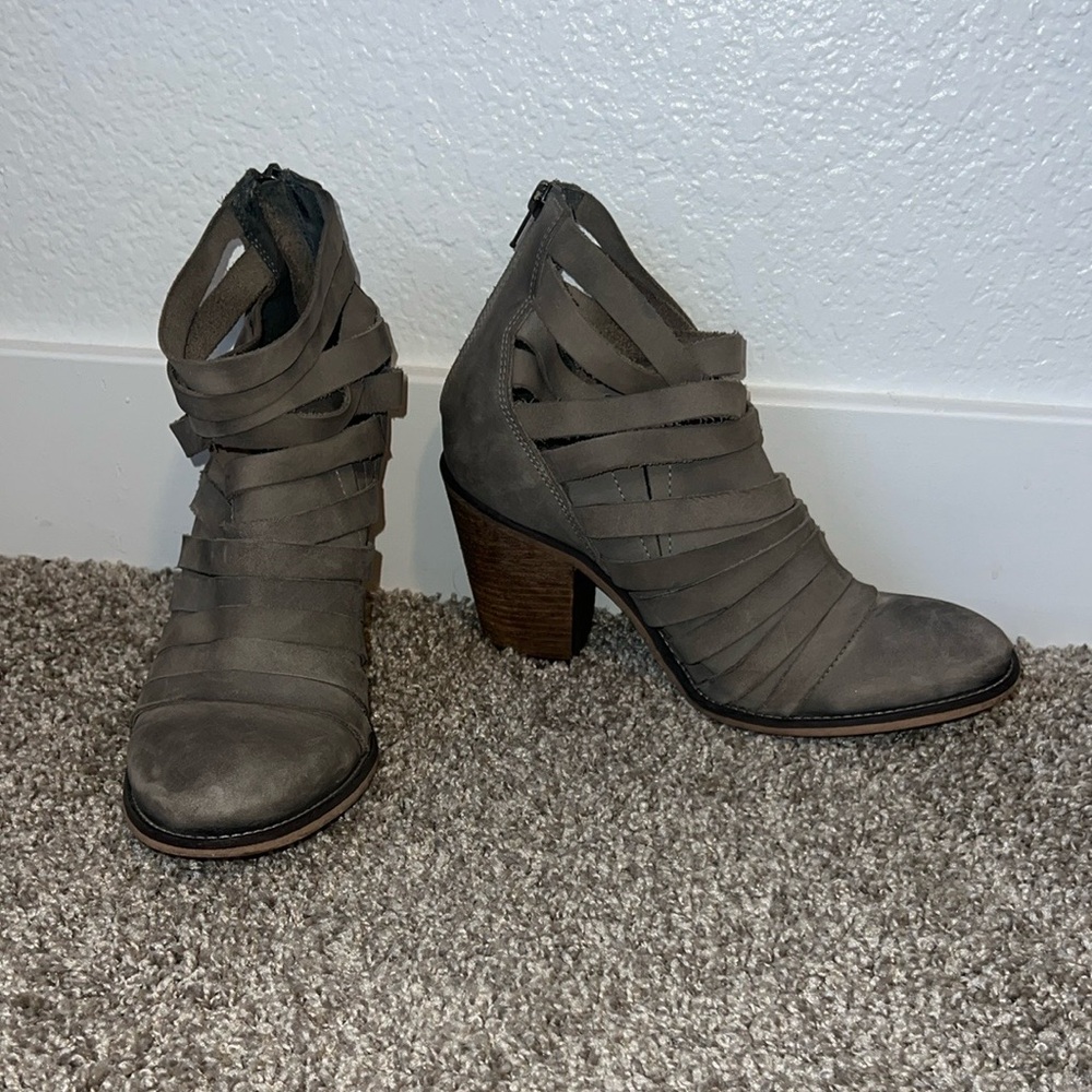 Free People Hybrid Strappy Leather Bootie Gray Wooden Heel Size 40